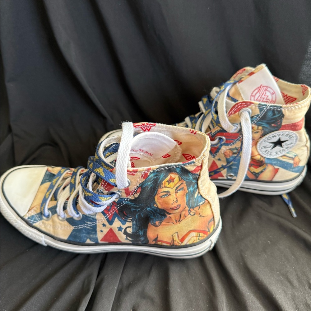 Converse Comic Hero High-Tops in Blue and Red - Picture 4 of 11